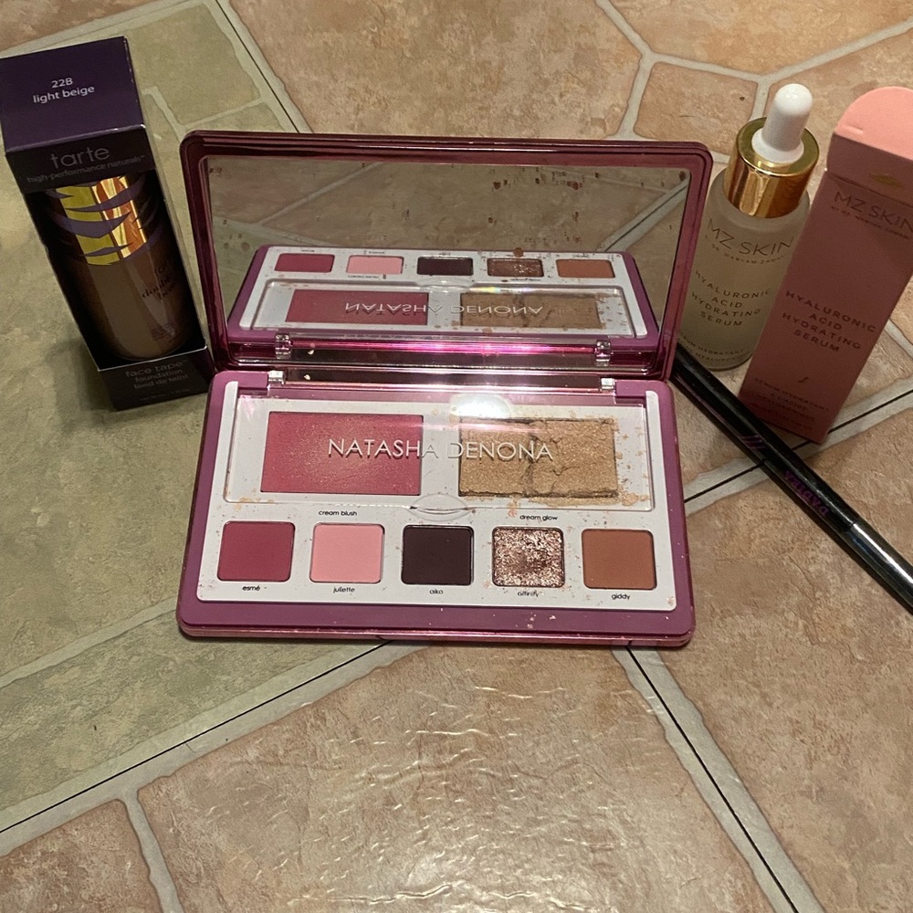 Skin Eyeshadow Palette - Rose, Beige, and Bronze